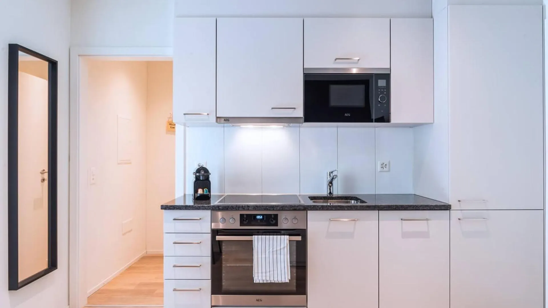 Hitrental Central Station Apartment Zurich