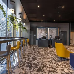 4* Ξενοδοχείο με διαμερίσματα Radisson & Zurich