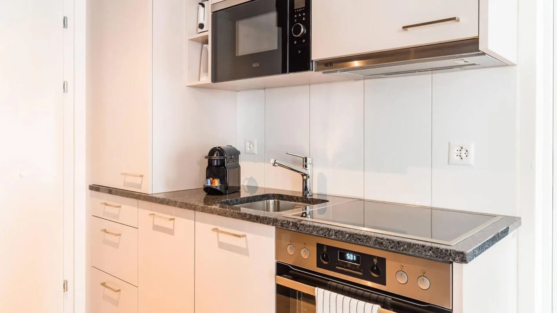 Hitrental Central Station Apartment Zürih